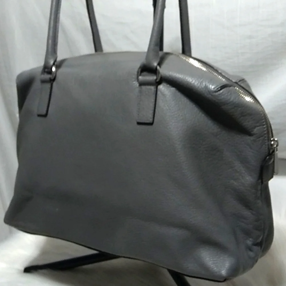 Michael Kors Extra Large Duffle Bag Tote Carry On Bag Gently Used - Picture 7 of 16